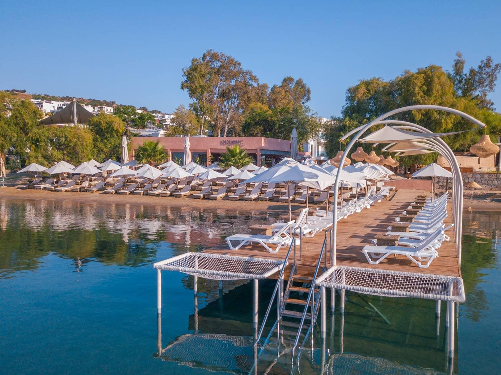 Image of Beach & Pool