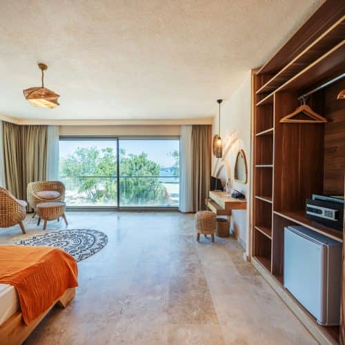 Studio Room